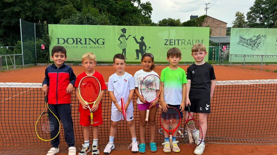 Erfolgreicher Start für unsere U8! Unsere neu formierte U8-Mannschaft hat in ihrer ersten Saison direkt ein starkes Au…
