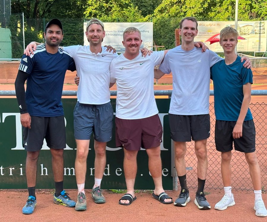 Glückwunsch an die zweiten Herren zum Aufstieg! Spannend bis zum letzten Ball! Und fast Glückwunsch an die 1. Damen, d…